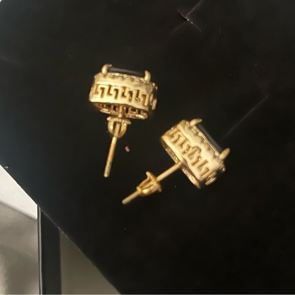 Black Gold plated cubic zirconia earrings with twisted earring post - Picture 4 of 5